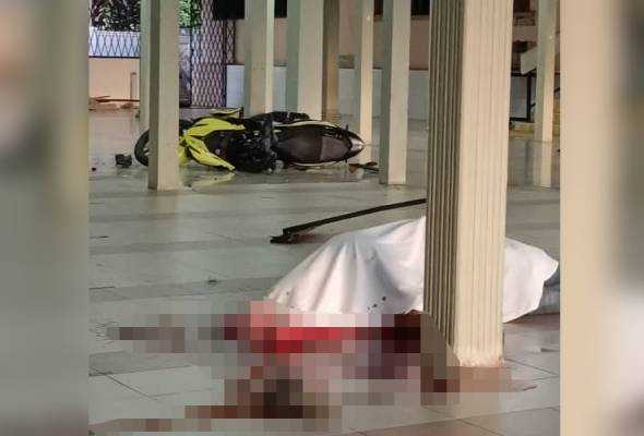 Lelaki Maut Motosikal Terbabas Masuk Dalam Masjid Caridotmy