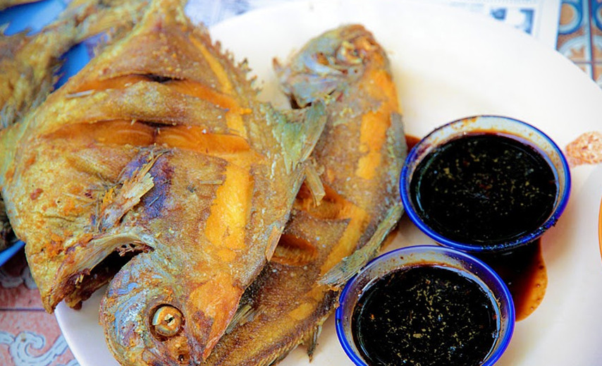Ikan Bawal Goreng Yang Garing Di Juru  Makanan & Resipi  ExploRasa
