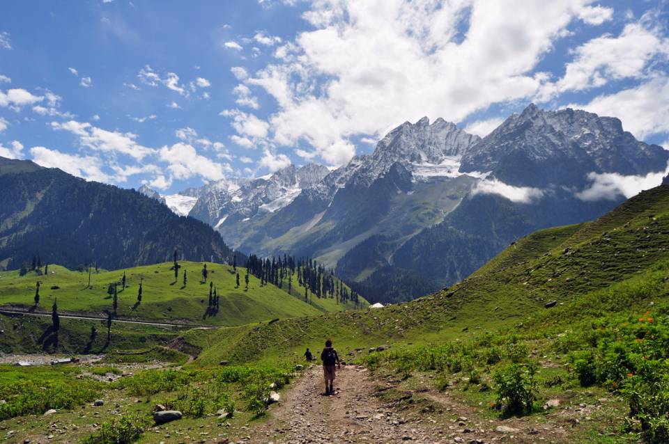 hiking_in_kashmir-sonamarg.jpg