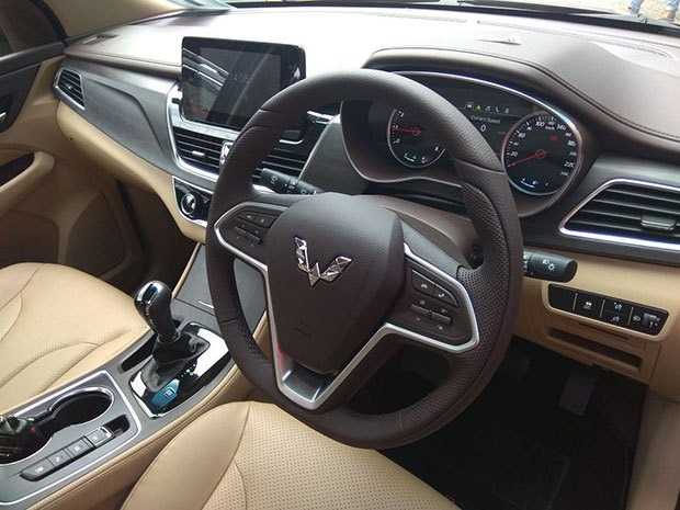 interior-wuling-cortez.jpg