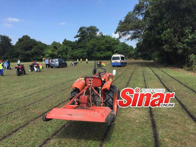 Tractor grass cutter.jpg
