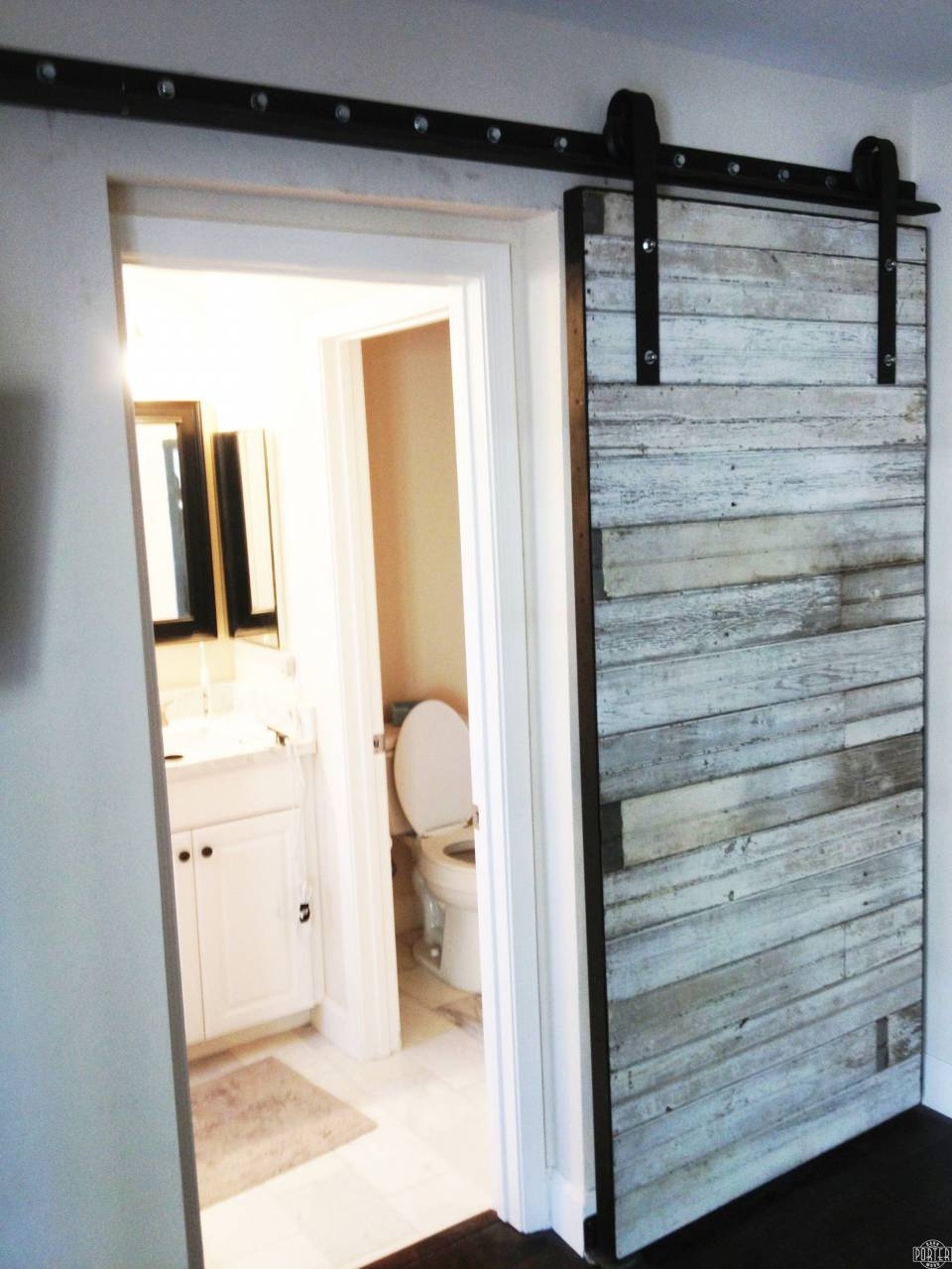 bathroom-ideas-sliding-barn-door-retina_e34f27f69b787929d70c346d6fdc5269.jpg