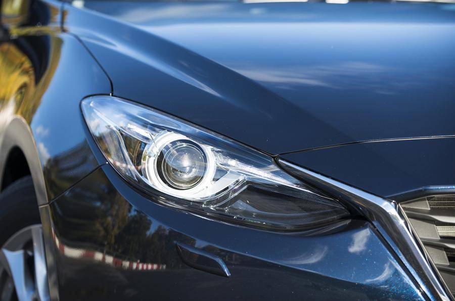 mazda 3 front light.jpg