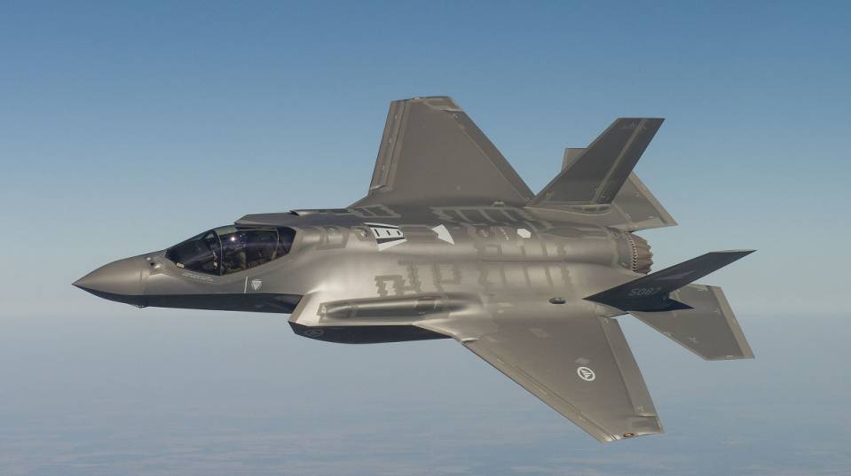 testflyging_av_forste_norske_f-35_-_22492943335_14_0.jpg