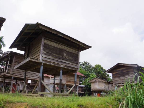 收藏稻米的高脚屋