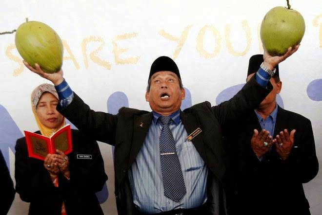 missing-malaysian-airlines-flight-bomoh-rituals-airport.jpg