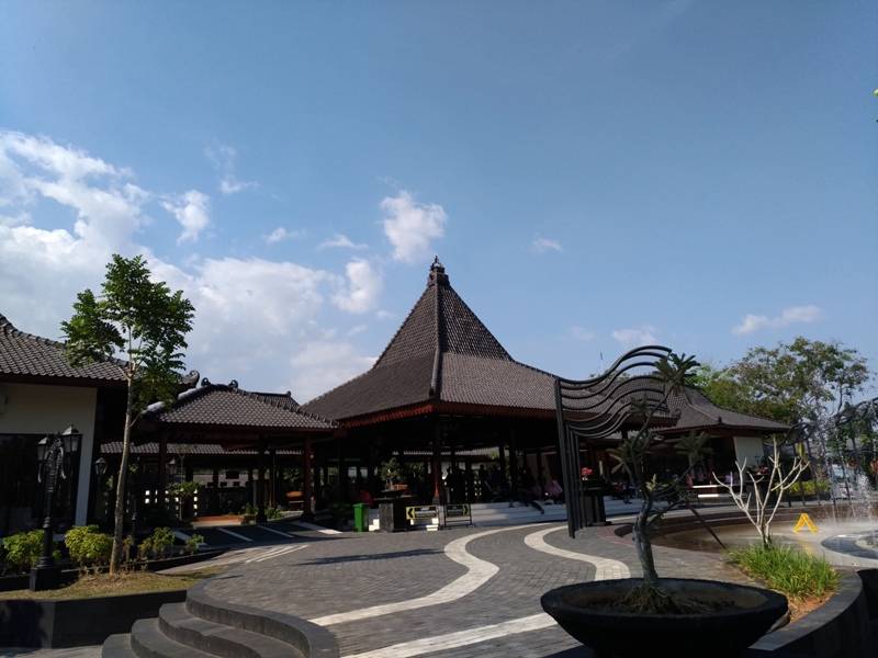 prambanan temple entrance