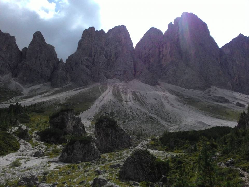 Seiser Group 的山峰, 位于Val di Funes 的近照