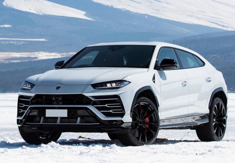 aaa_luxury_rent_lamborghini_urus_1.jpg