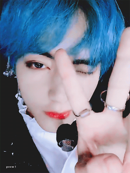 V眨眼比.gif
