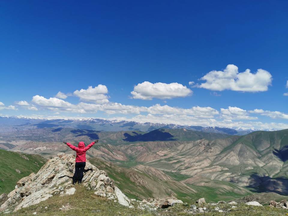 我翻山越岭来到了最高点