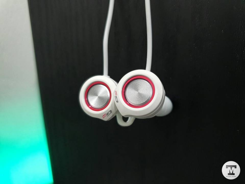 Earbuds_2-1200x900.jpg