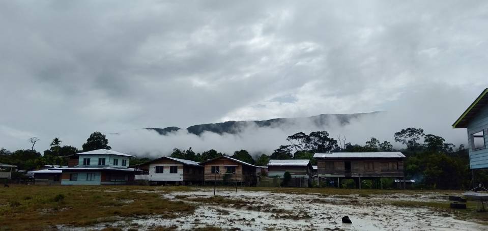 雨后的 Data Bila 村落