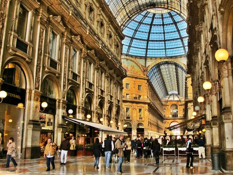 The-Top-5-Shopping-Streets-at-Milan_shops-milan.jpg