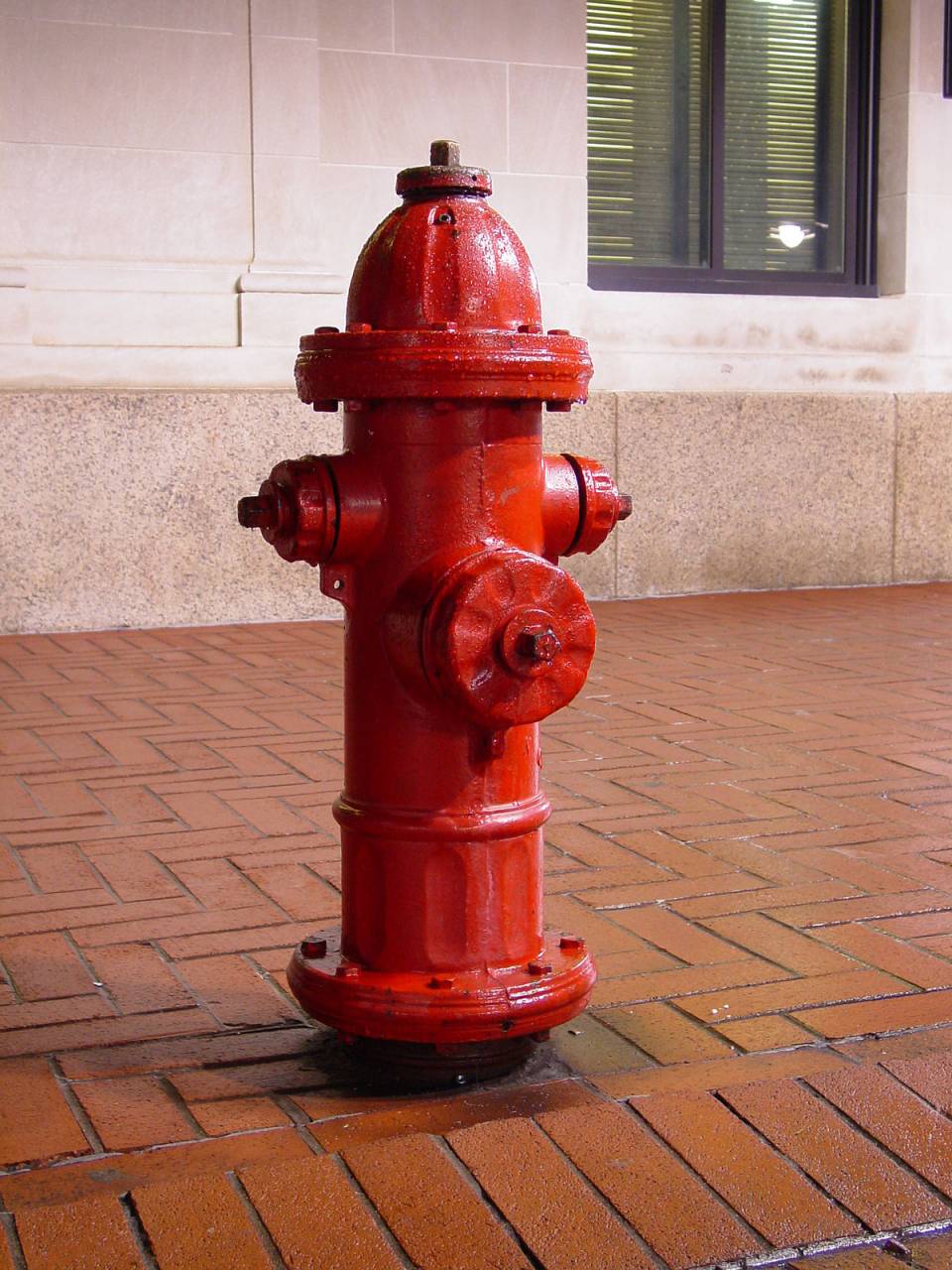 1200px-Downtown_Charlottesville_fire_hydrant.jpg