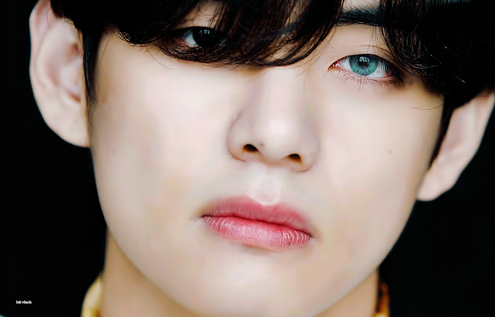 Taehyung for Dicon Korea美瞳绿眸.gif