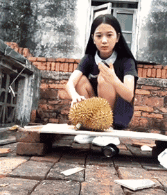 v8s8QXYGEU5uI0rm3WNmZyoL48D99mSn.gif
