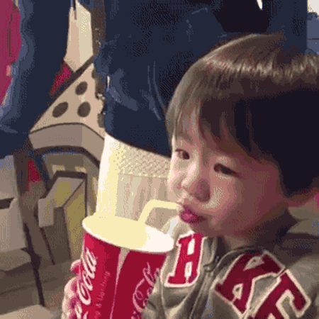 funny-baby-soda-straw-face-pour.gif