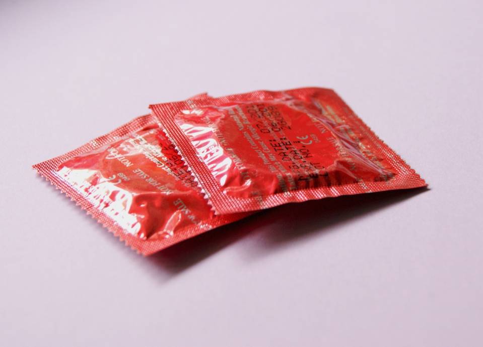 red-condoms-849407_1280.jpg