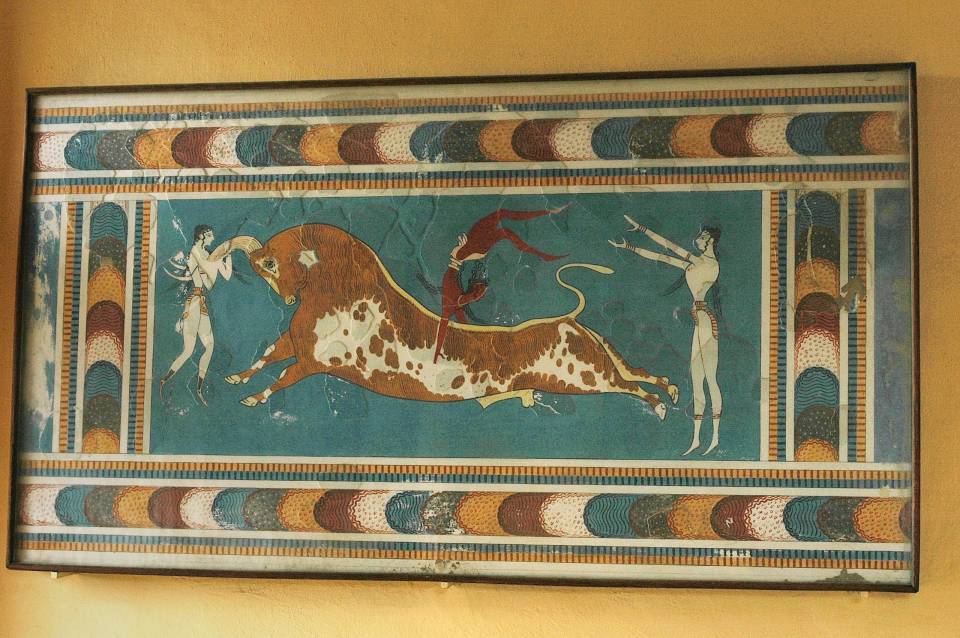 Knossos_frise_taureau.JPG