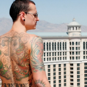 【Linkin Park主音自杀】Chester身上五个纹身的五个故事