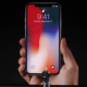 iPhone X订单创纪录！ iPhone8成最糟糕手机