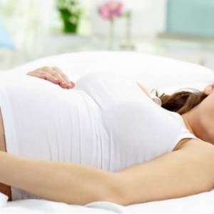孕妇应该怎么睡才不会压迫到宝宝？