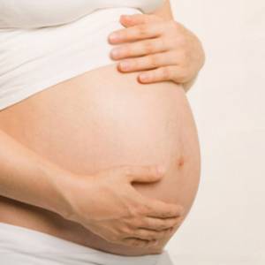 得了子宫颈癌，肚里的宝宝该如何是好？