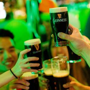Guinness促销活动 买啤酒送限量版T恤还有美食嘉年华