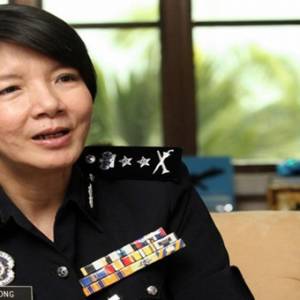 吉隆坡首位女副总警长！杨丽珠副总监获擢升