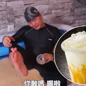 大马Youtuber用300杯奶茶“泡澡”！网民嘲讽：“有钱人的生活”