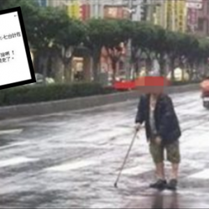 孤独老人雨中招的士无人载 女叹社会冷漠后挖出真相！