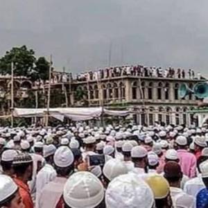不怕封锁令也不怕新冠肺炎，逾十万孟加拉民众出席葬礼