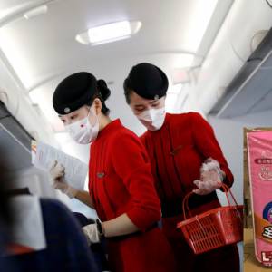 中国民航局建议空服员穿纸尿片