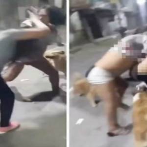 两名女子在街头打架引狗狗围观 没想到冲上前扯下裤子意外走光