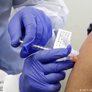 RM875买了一剂假的新冠疫苗！92岁妇人被注射不知什么药物！