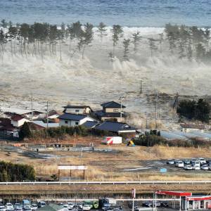 “311东日本大地震” 影片多次获奖，前NHK摄影记者为此自责10年