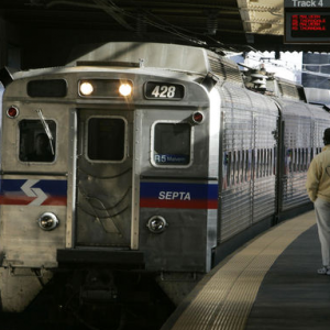 恐怖！美国女生地铁上被性侵，周围乘客无人帮忙还录像传上网