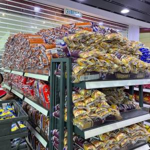 吉隆坡国际机场便利店售卖大量面包，真相有关东马人？！网民：涨知识了！