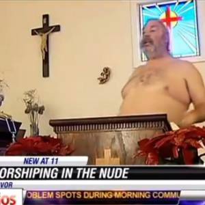 美国牧师提倡裸体礼拜，感受众生平等