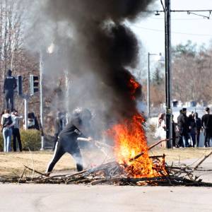 瑞典反移民极右派焚烧可兰经　引爆警民冲突