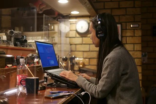日本一家专治赶稿拖延症的咖啡店火了，经理定时催促，写不完不准走？！