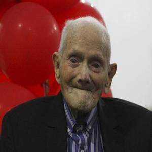 113岁超级人瑞记得孩子与孙子的名字，长寿秘诀是「每天喝一杯烈酒」