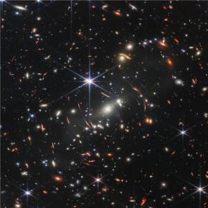 史上宇宙最深处清晰照，韦伯太空望远镜拍下46亿年前星系团！