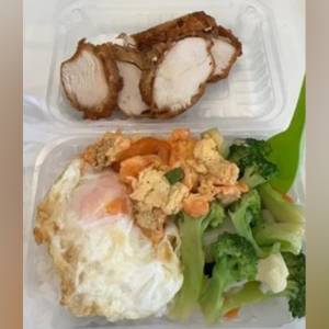 杂饭“1菜+1肉+2蛋”收RM18.80！　食客傻眼：是我吃米不知米价？