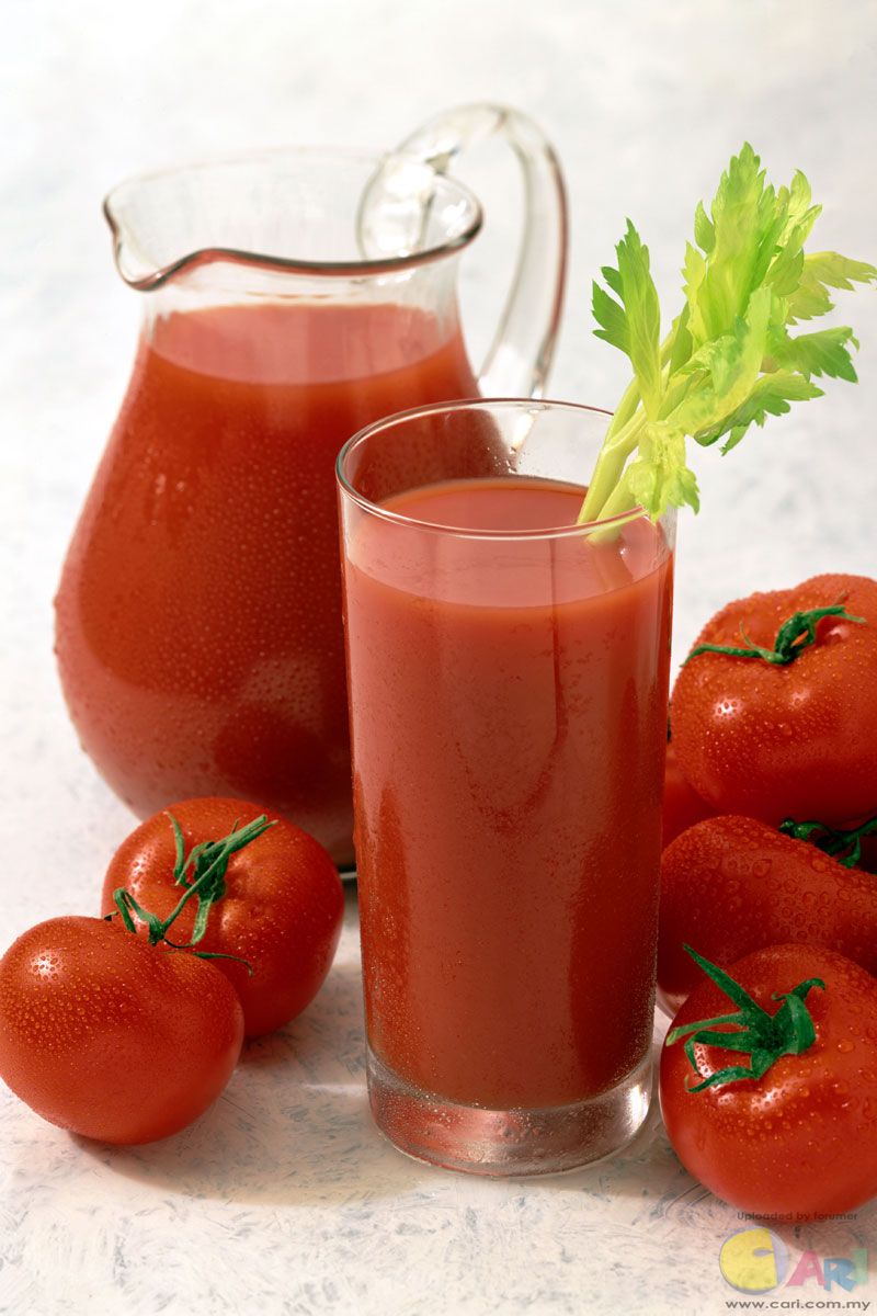 elle-foods-for-gorgeous-skin-tomato-juice-xln.jpg