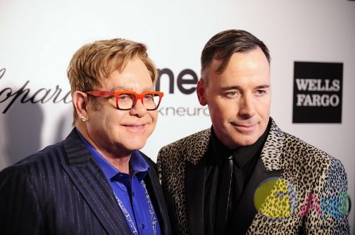 Elton_john_3103_840_557_100.JPG