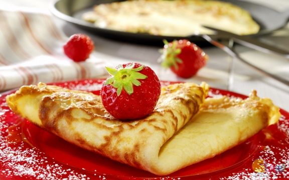 vkusnuypirogek-yum-yum-tasty-strawberry-berry-pancakes-food-dessert-varene-jam-c.jpg