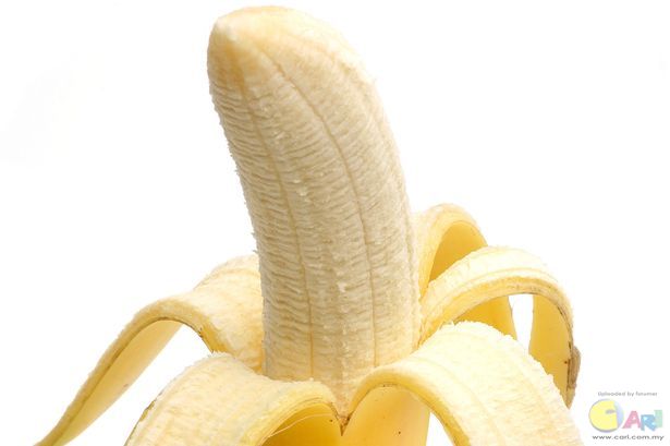 Half-peeled-banana-2481121.jpg