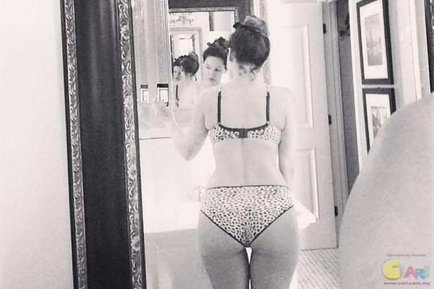 Kelly-Brook-belfie-3440775.jpg